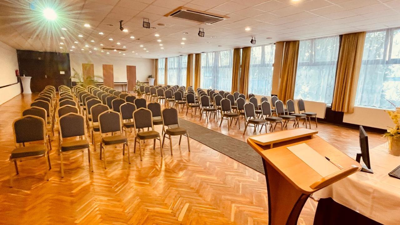 Hotel Magistern Konferencia Es Wellnesshotel Siofok Exterior photo