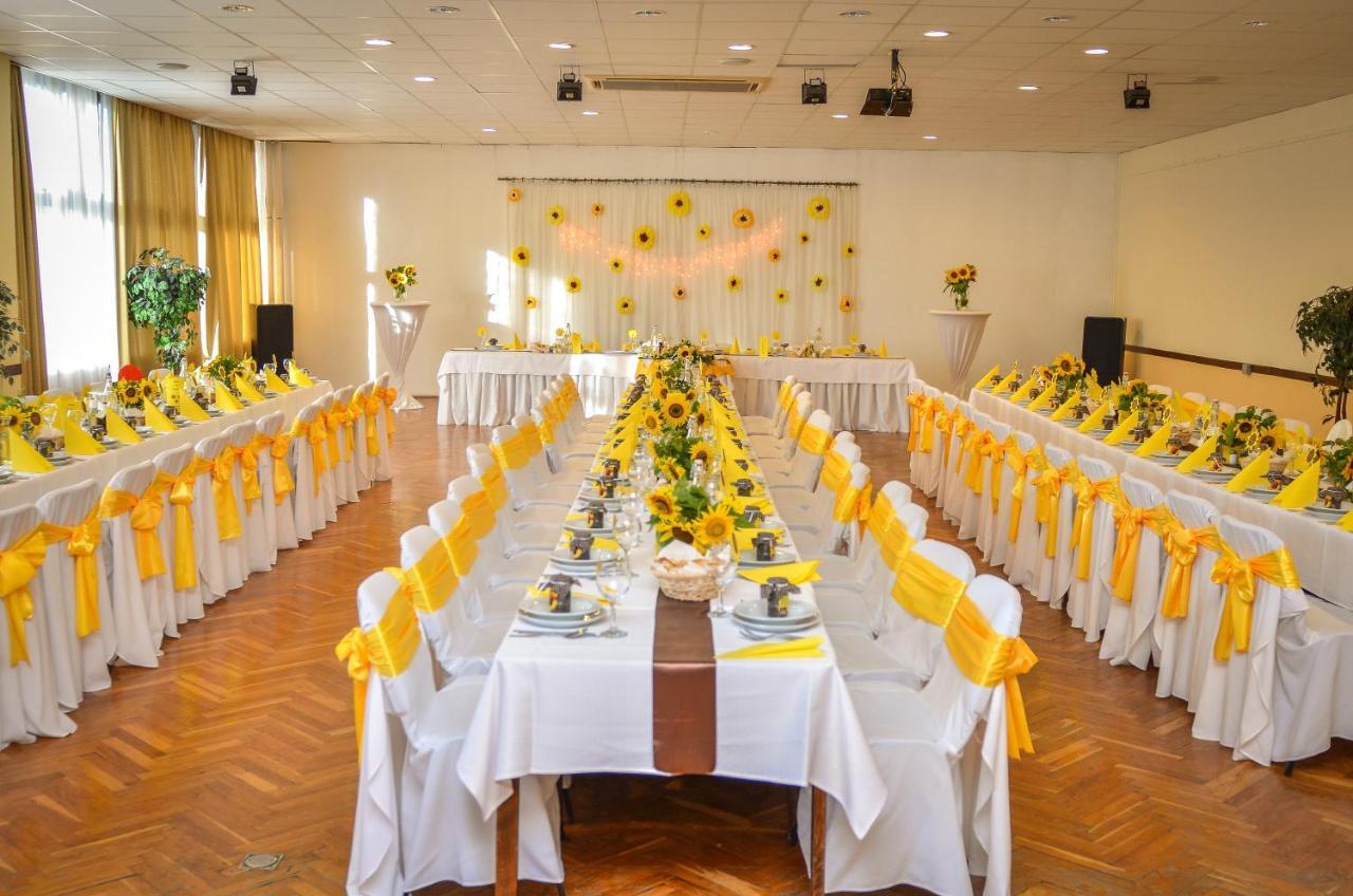 Hotel Magistern Konferencia Es Wellnesshotel Siofok Exterior photo