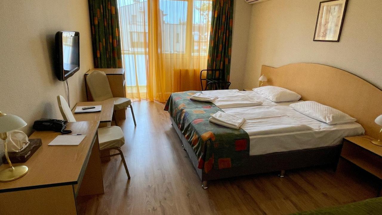 Hotel Magistern Konferencia Es Wellnesshotel Siofok Exterior photo