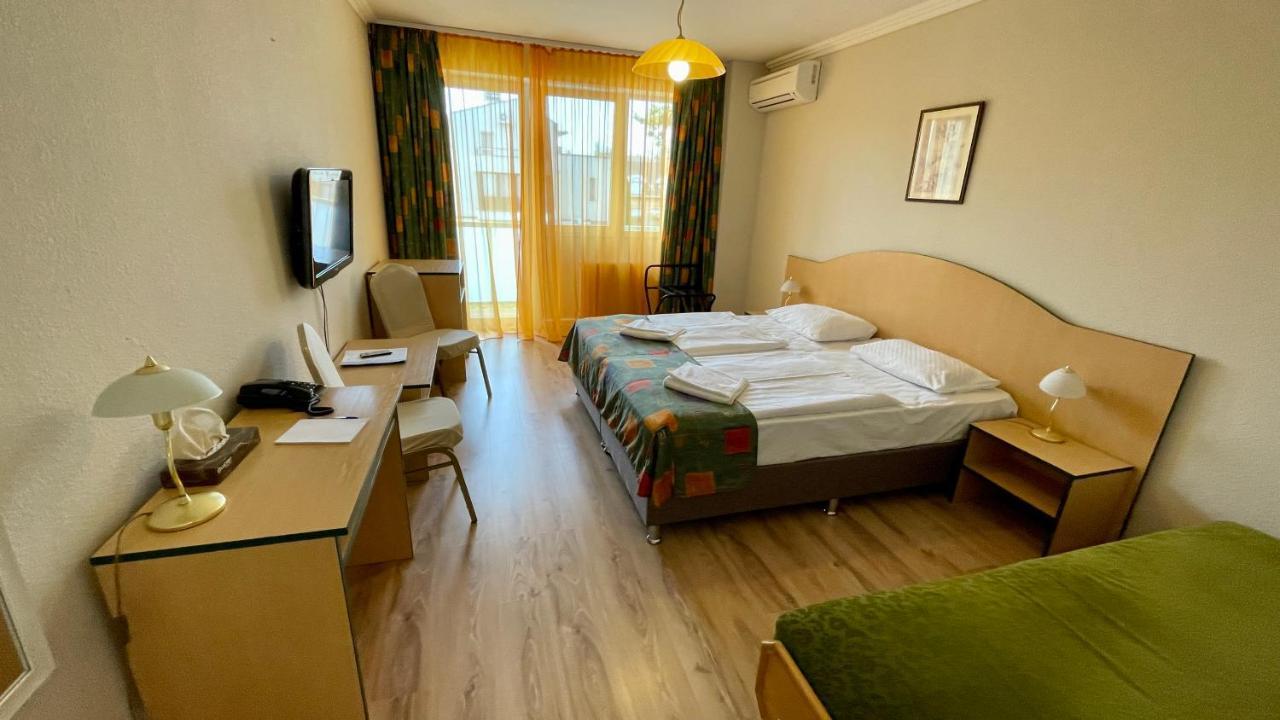 Hotel Magistern Konferencia Es Wellnesshotel Siofok Exterior photo